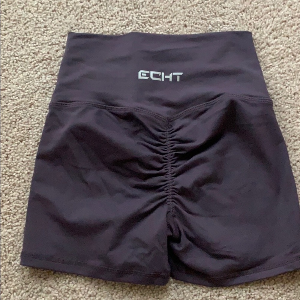 **SOLD** scrunch shorts